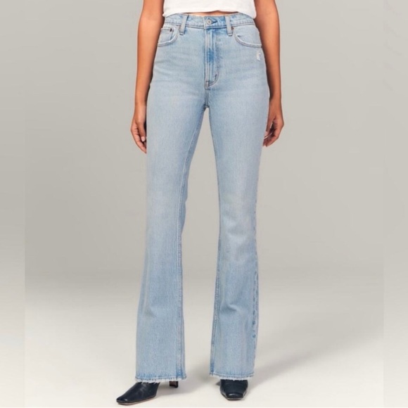 Abercrombie & Fitch The Flare Ultra HighRise Women Jean 29/8R Light Wash Stretch - Picture 4 of 17
